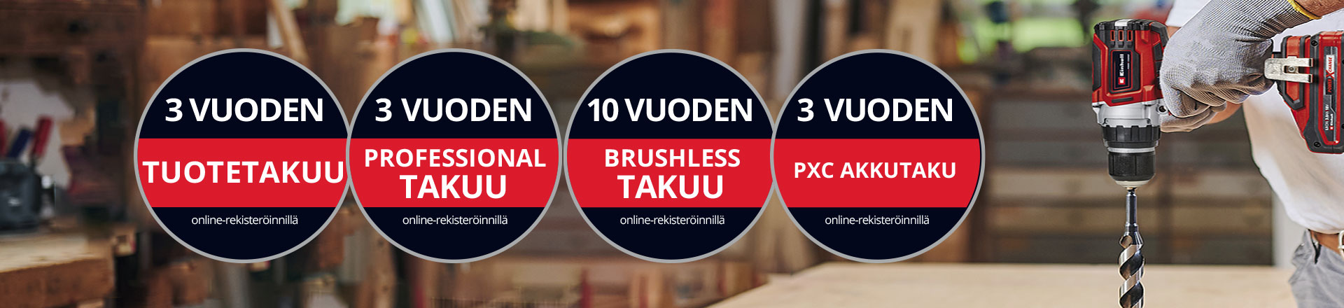 Täällä voit nähdä miehen työpajassa, jossa Einhell-porakone on käytössä. Lisäksi kuvalle on lisätty kuvakkeet eri takuun laajennustyypeille. Seuraavat takuun laajennukset ovat mahdollisia: ‘Tuotetakuu’, ‘Professional warranty’, ‘Brushless warranty’ ja ‘Akkutakuu’.